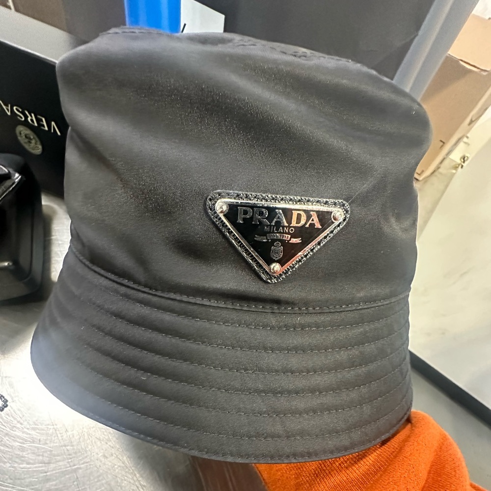 Prada hat - Picture 2 of 5